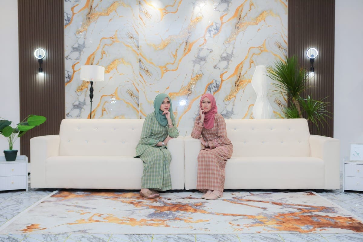 Konsep 8: Marble Luxury (Premium)